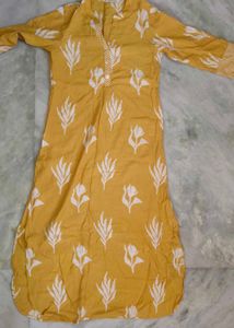 Avaasa Set brand Yellow Floral Print Kurta