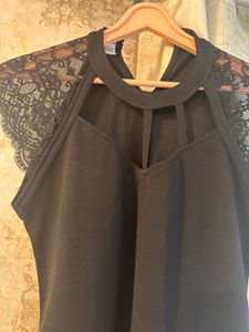🛍️🛍️SALE!!! Black Lace Detail Top, Bust- 32/30