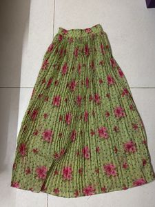 Flowy Floral Pleated Skirt