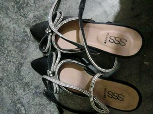 Sparkling Bow Heeled Shoes