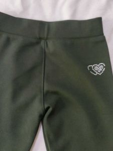 Comfortable Green Leggings with Sparkly Heart Deta