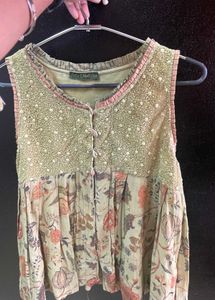 ✨ Beautiful Combo Set – 2 Stylish Tops/Shirts ✨