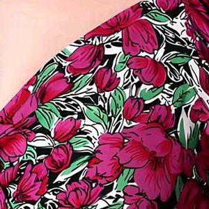 Floral Print V-Neck Crop Top