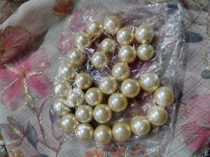 Lustrous Faux Pearl Beads