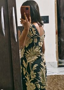 Elegant Black &amp; Gold Leaf Print Kurta