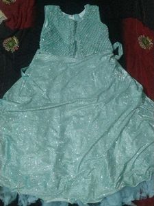 beutiful gown for girls wear