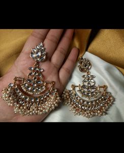 A Gorgeous and Beautiful Kundan Earrings