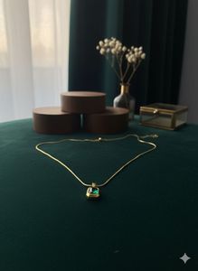 Premium Anti-Tarnish Emerald pendant necklace