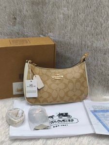 Coach Teri White folding box 🎁