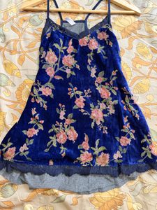 Trendy night-wear slip