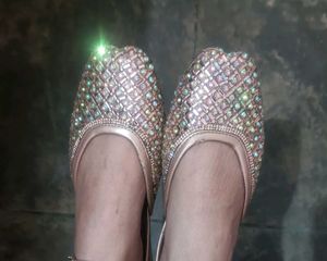 Trendy Women Rose Gold Embellished Bellies Comfort