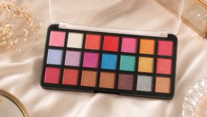 Vibrant Eyeshadow Palette - 21 Colors