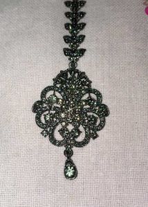 Elegant Green Rhinestone Brooch