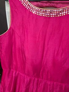 🎉Today only🎉magenta gown with doli design