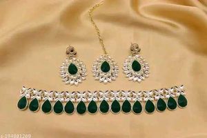 Green jewellery set....