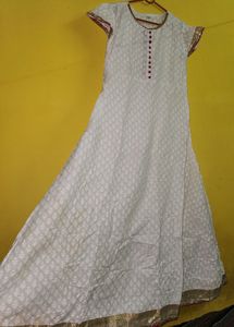 White Dress Full Length Gown/ Umbrella typ