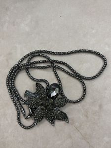 Sparkling Flower Pendant Necklace