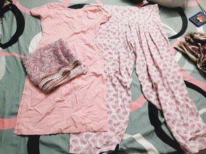 Pink Printed Kurta with Plain Pin
