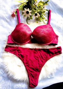 Victoria's Secret Biofit Lace Bra with thong👍