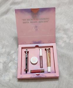Just Herbs Makeup Kit
