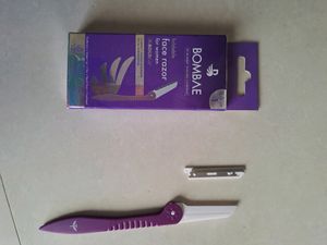 BOMBAE WOMEN’S FACE RAZOR 1 PC