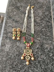 Jewellery with earrings