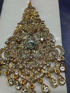 Stunning Gold Maang Tikka with Crystals