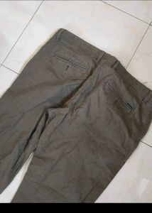 Men's Classic olive green colour pant