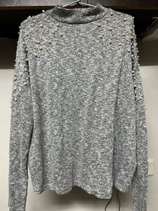 Gray Pearl Embellished Sweater🩶🩶
