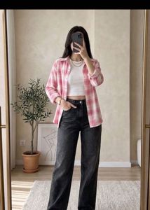 Stylish Grey Wide-Leg Jeans