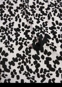 Chic Black &amp; White Print Tunic Top