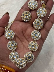 Exquisite Kundan & Pearl Necklace Set