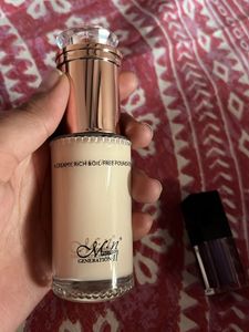 Foundation And Eye Shadow Plate