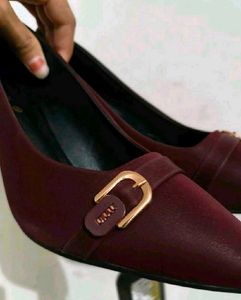 COMBO OF HEELS AND TOP