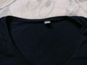 Navy blue body fitted top
