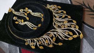 2 Earings And Set