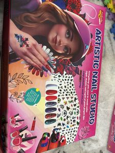 Artistic Nail Studio Kit