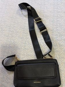 Chic Black Crossbody Bag
