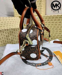 MICHAEL KORS**THOMPSON EXTRA-SMALL CONVERTIBLE CRO