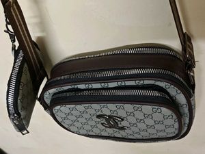 👜 Stylish Crossbody Bag Chanel
