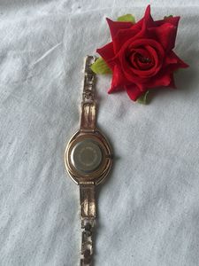 SK Luxury Rose Gold Watch - Elegant Diamond Studde