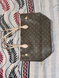 Louis Vuitton Neverfull Tote