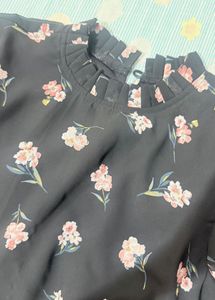 Chic Floral Print Black Blouse
