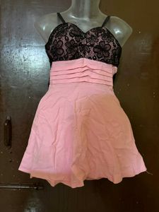 Chic Pink Lace Detail Dress