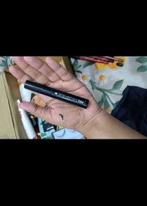 Swiss Beauty eyelash glue black in colour