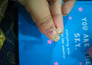 Elegant Clover Ring