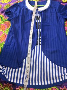 Chic Blue Striped Top