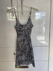 H&amp;m Chic Black &amp; White Wrap Dress