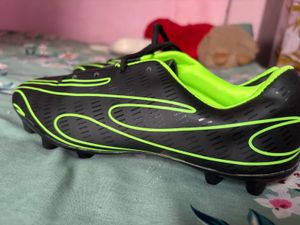 sports football shoes