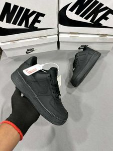 Nike Air Force 1 - Black